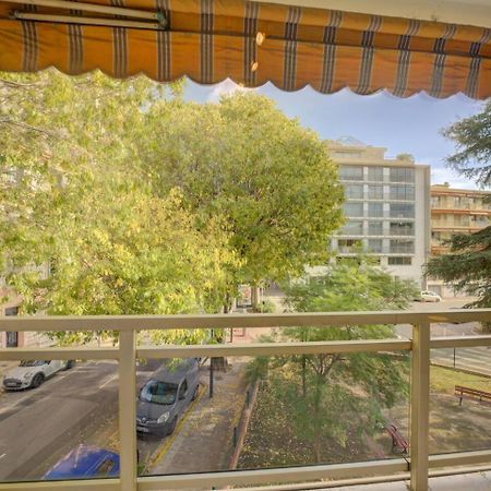 Elegant Apt W/2 Terraces/Mins To Beach & Shops Antibes Bagian luar foto
